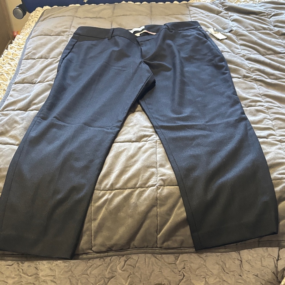 GAP Women’s 
Navy Dress Pants - Slim Dress Trousers